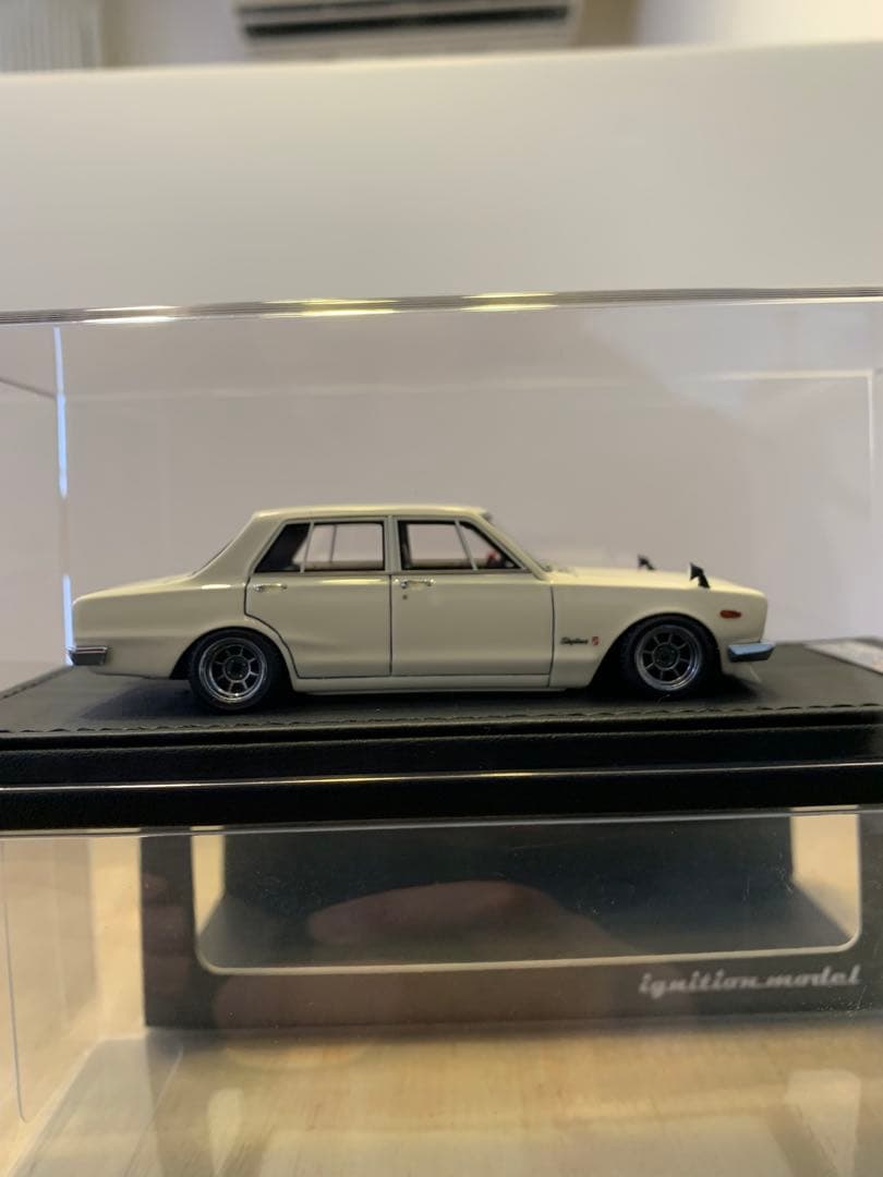 イグニッションモデル　1/43 スカイライン　GT-R PGC10 ホワイト