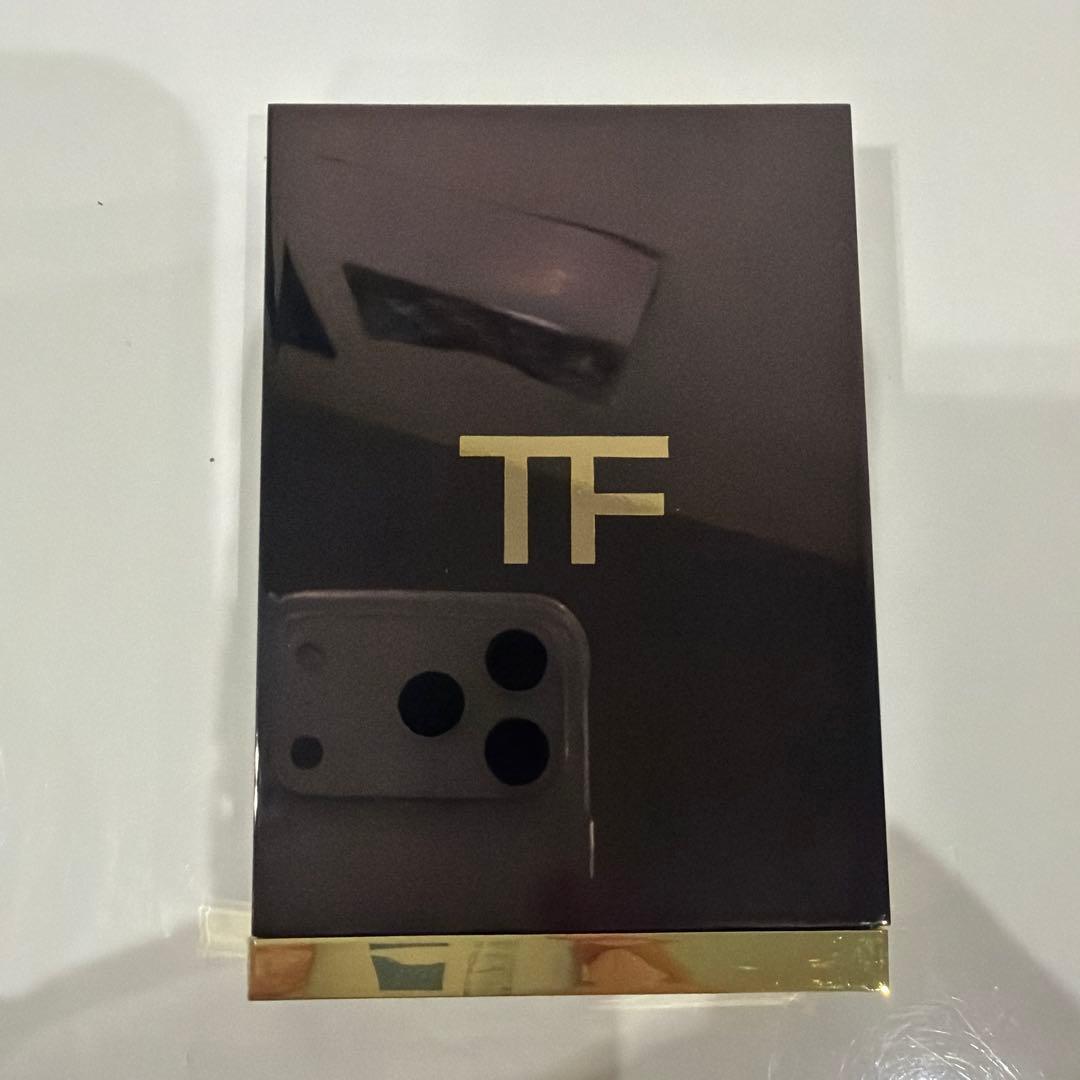 トムフォード　アイシャドウパレット　27 メテオリック