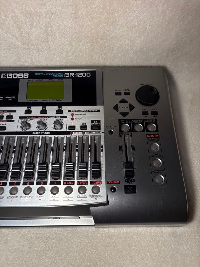 BOSS BR-1200 マルチトラックレコーダー