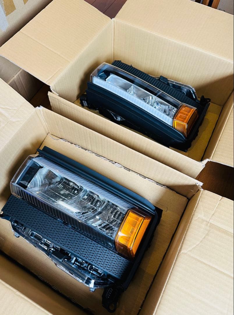 新品　ランクル250 純正ヘッドライト　左右セット