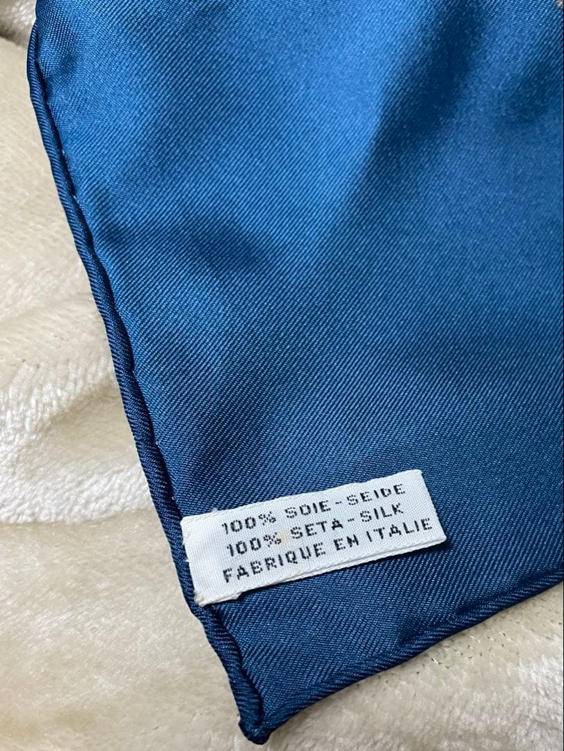 HERMES エルメス　カレ　スカーフ　シルク