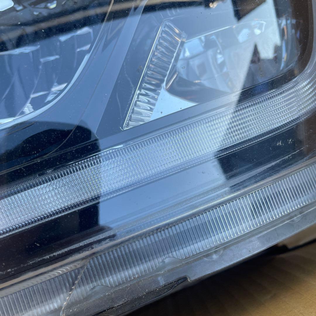 日野自動車中型車左Frヘッドライト