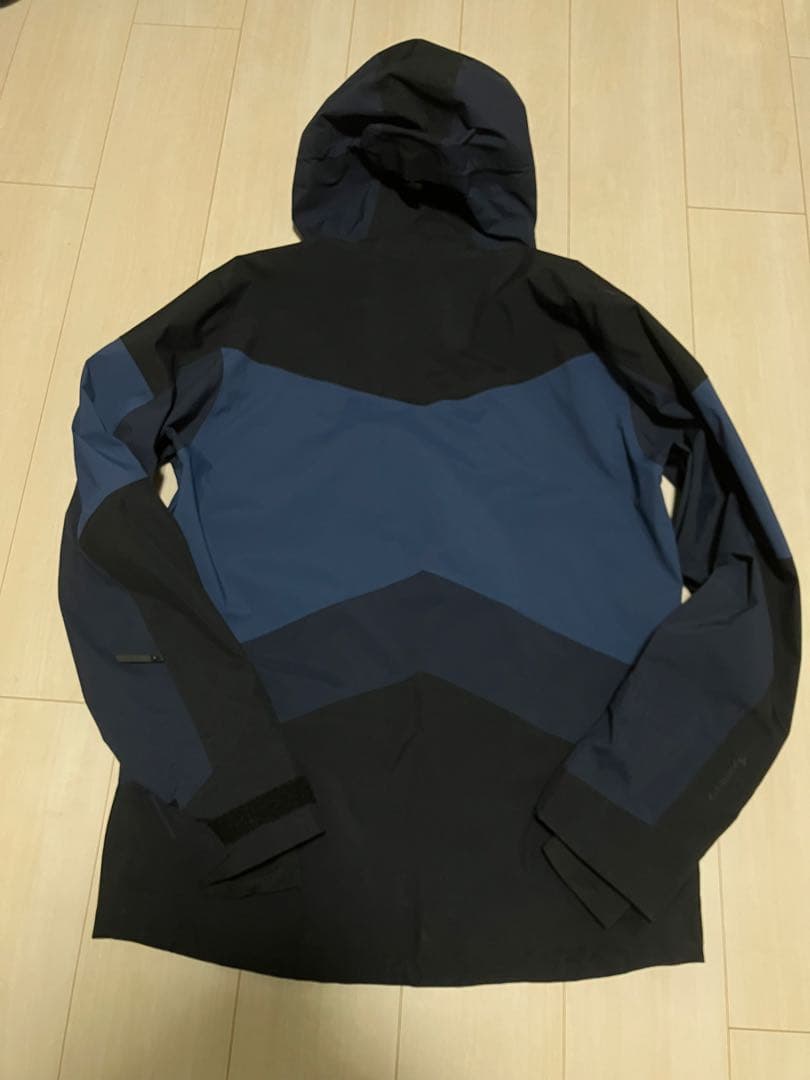 人気 ピークパフォーマンス GravityJacket Mサイズ 3レイヤー