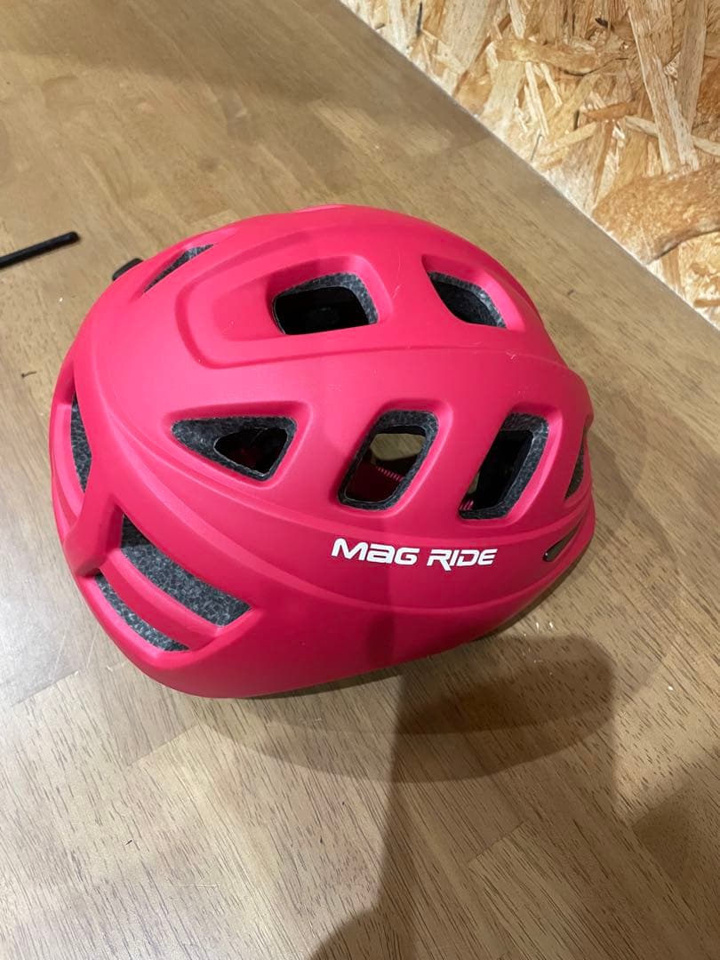 美品ストライダー12インチ レッド 赤色 スポーツモデル 日本正規品ヘルメット付