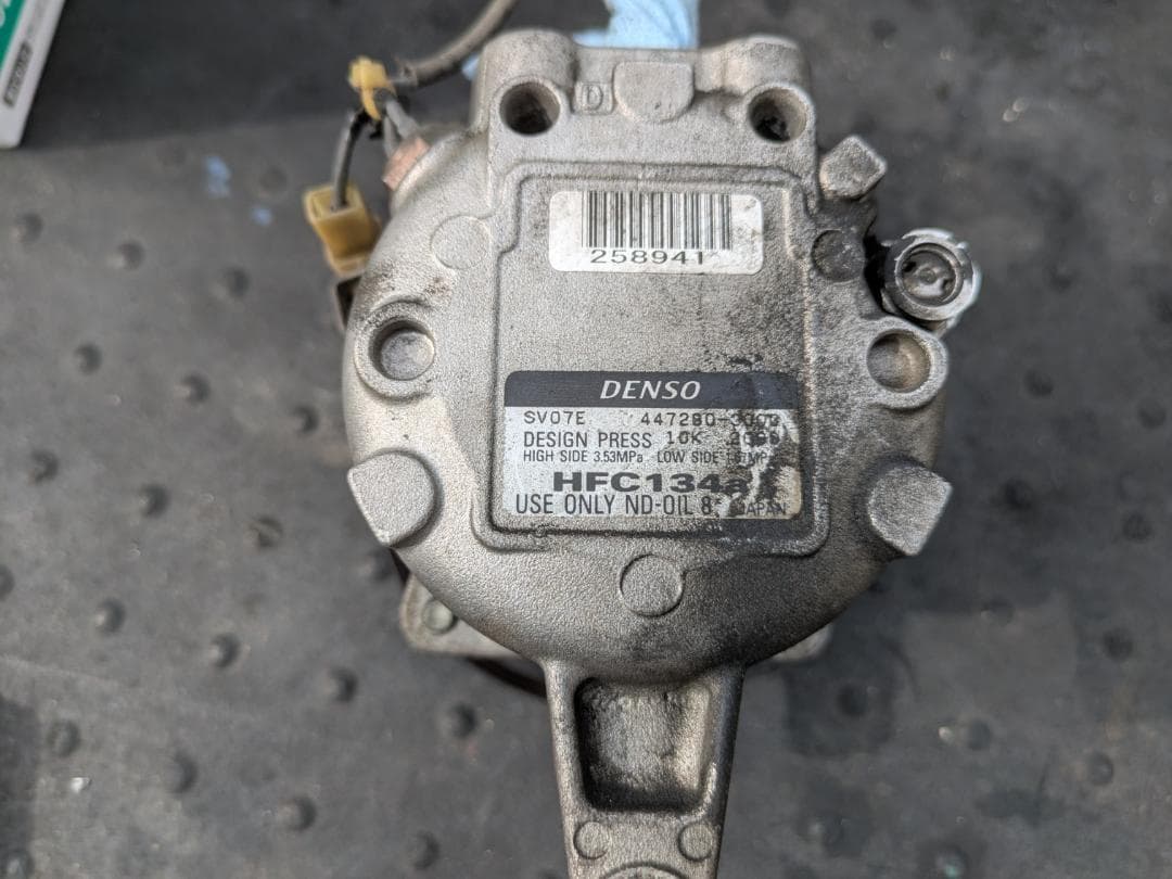 S321G アトレーワゴン エアコンコンプレッサー
