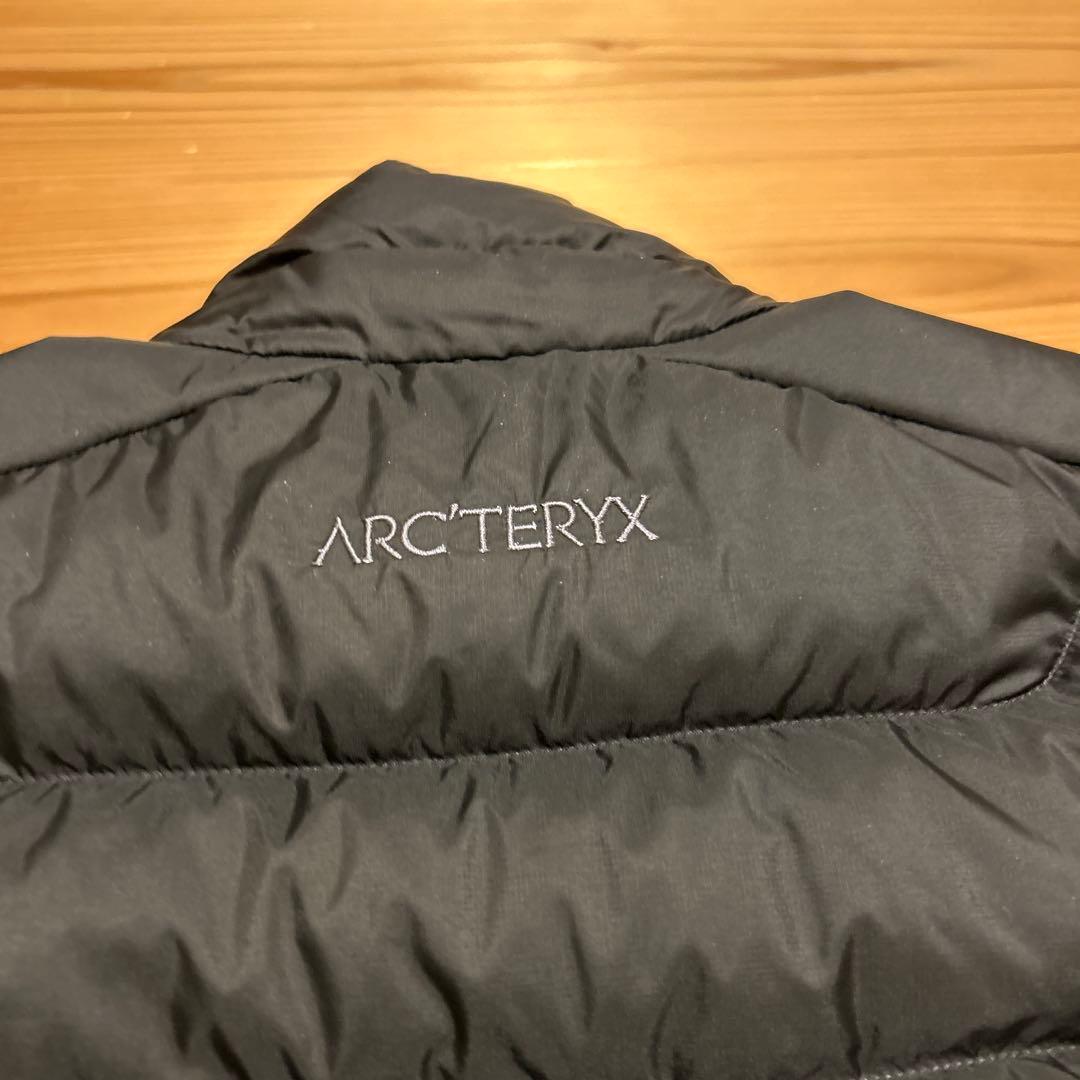 ARC'TERYX セリウムベスト　ブラック ダウンベスト 収納袋付き