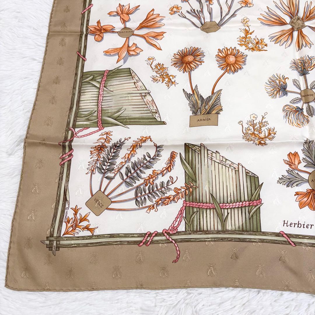 HERMES エルメス カレ90 ガヴァルニー 圏谷の押し花 スカーフ シルク