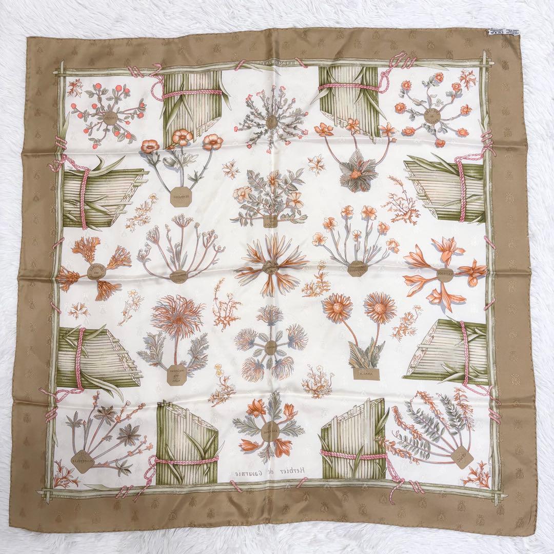 HERMES エルメス カレ90 ガヴァルニー 圏谷の押し花 スカーフ シルク