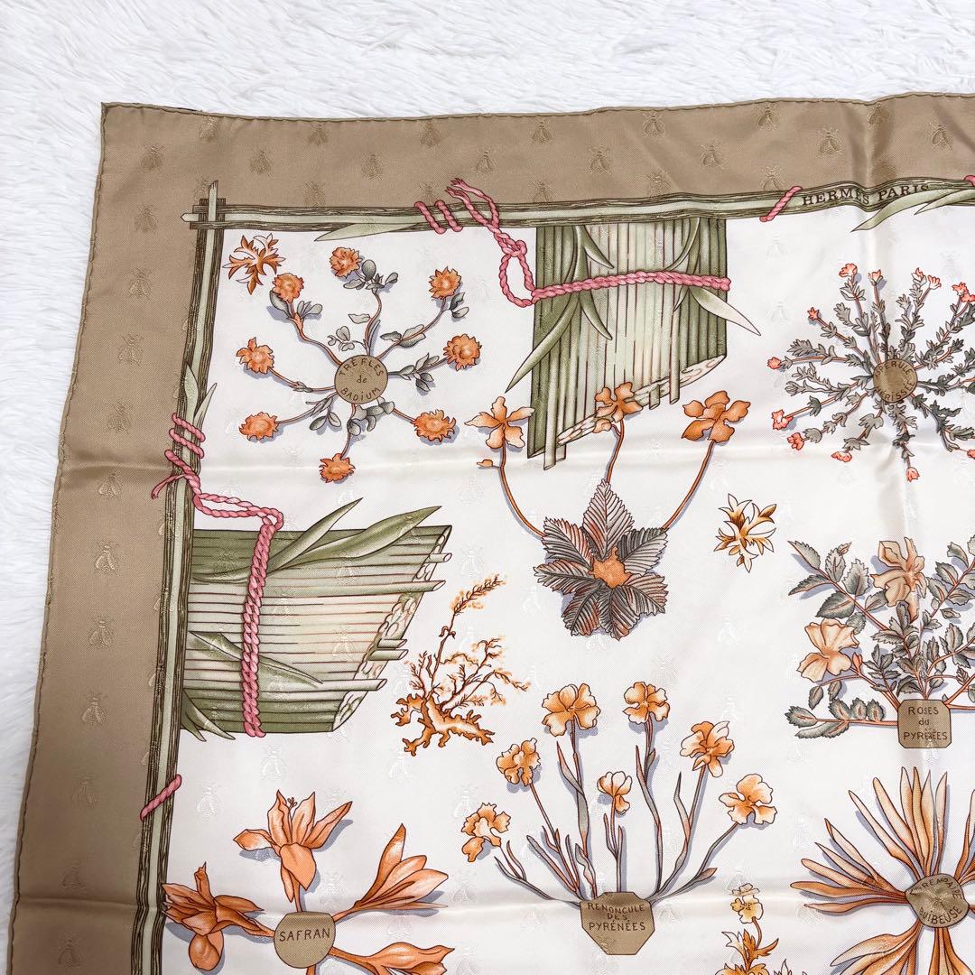 HERMES エルメス カレ90 ガヴァルニー 圏谷の押し花 スカーフ シルク