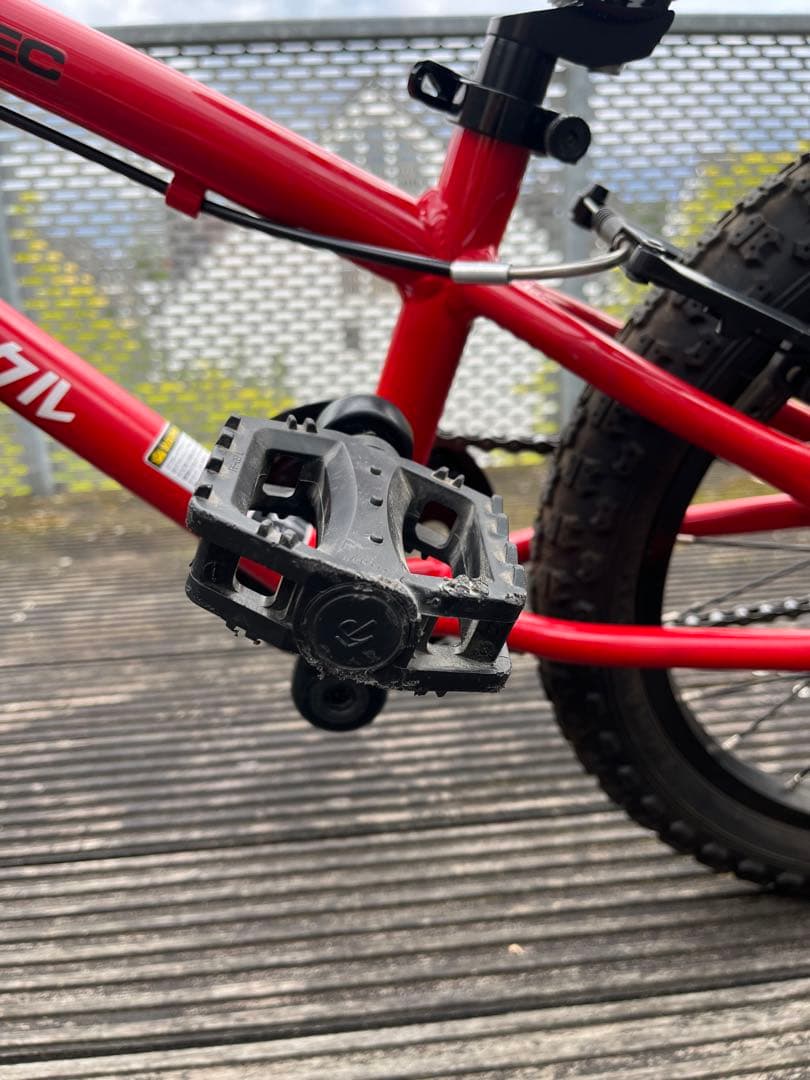 ヨツバサイクル　キッズバイク 16インチ