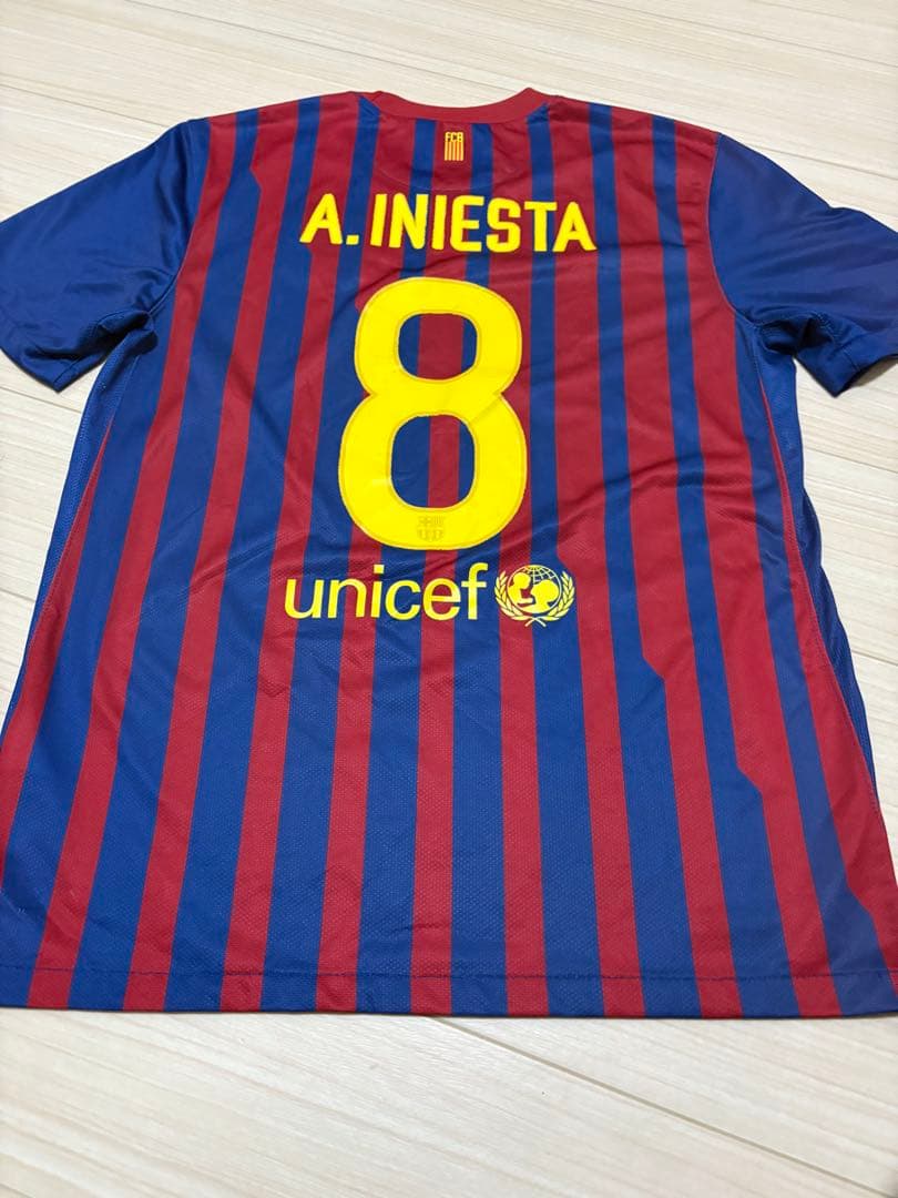 F.Cバルセロナ　イニエスタ8番ユニフォーム 2011-2012 NIKE