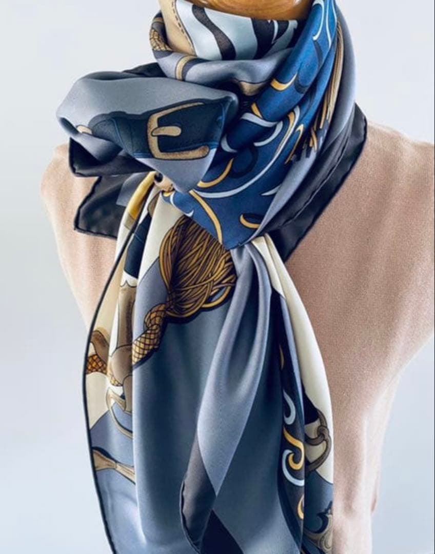 2020年 秋冬 HERMES エルメス トライアングル カレ　アマゾンの祭典