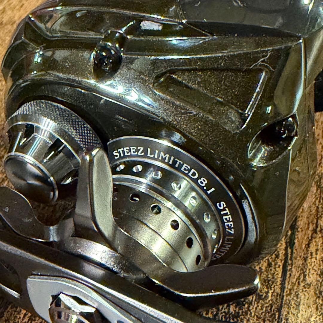 【美品】ダイワ　Daiwa14スティーズリミテッド SV 8.1 右ハンドル