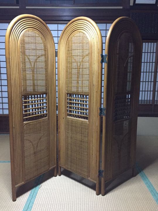 送料込み  藤ラタン オシャレ昭和レトロ3連パーテーション