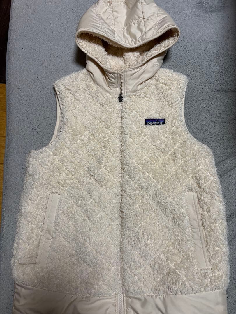 patagonia フード付きフリースベスト　ロスガトスフーデッドM