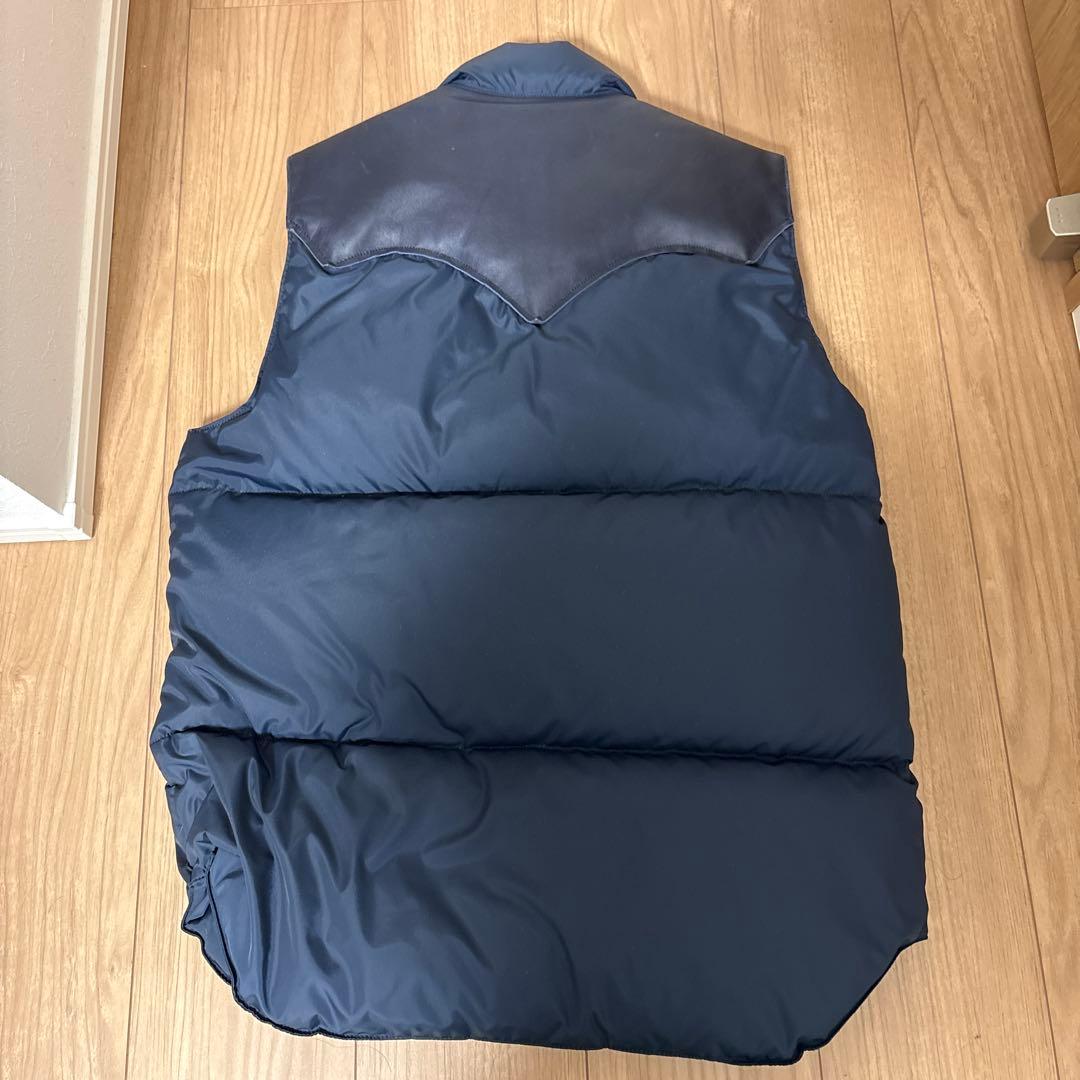 ロッキーマウンテンフェザーベッド ダウンベスト 40 L ネイビー レザーヨーク