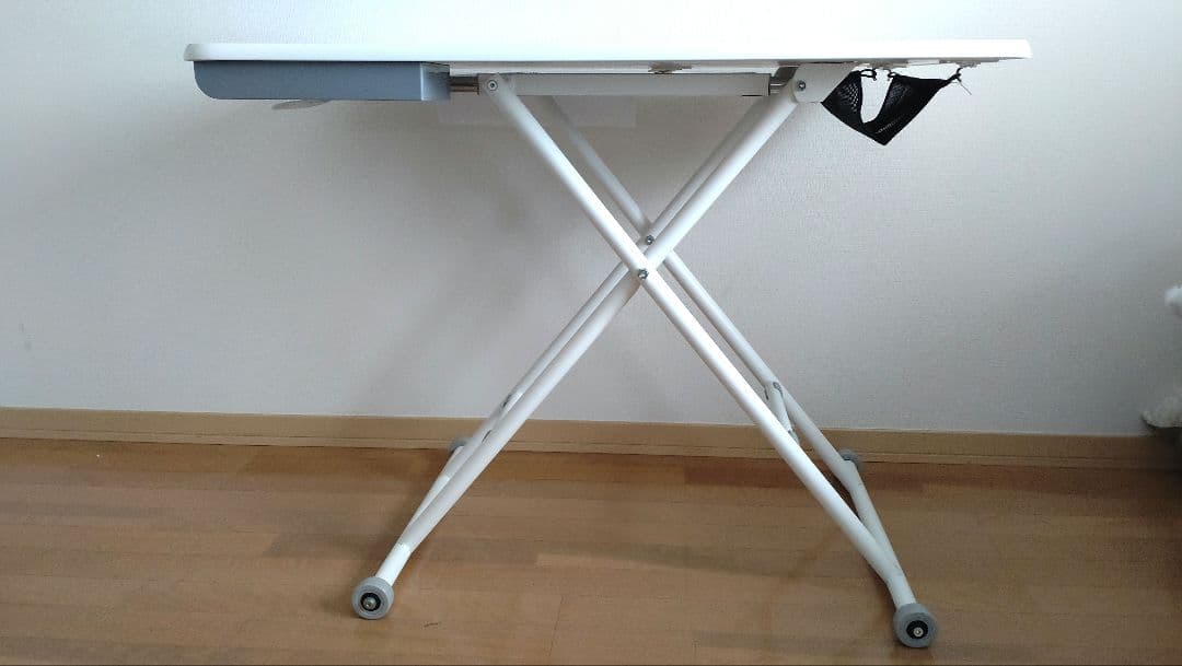 （美品）昇降テーブル　 ホワイト ガス圧 無段階調整