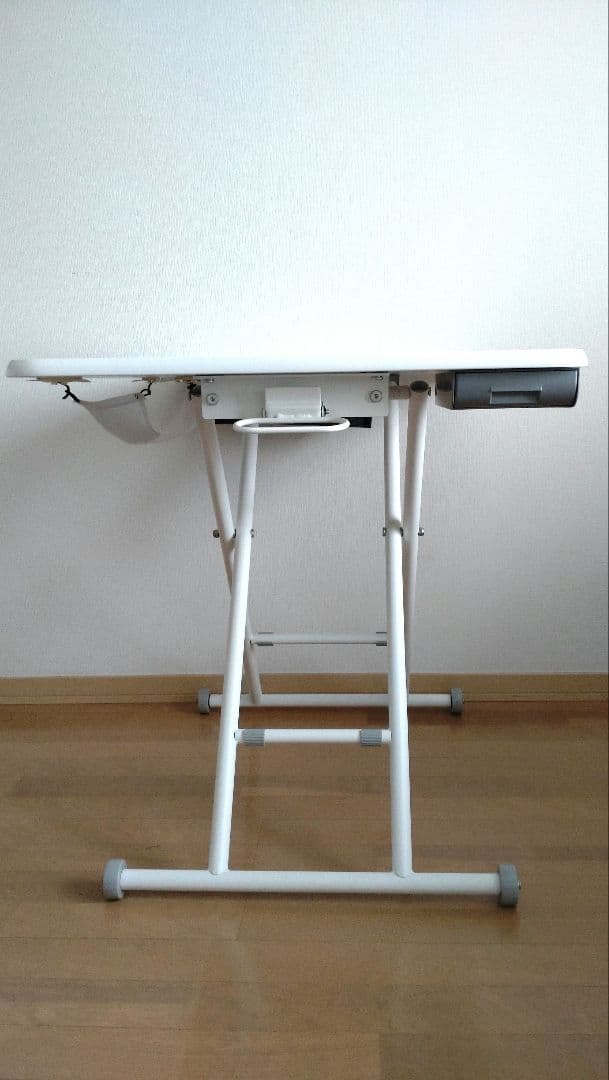 （美品）昇降テーブル　 ホワイト ガス圧 無段階調整