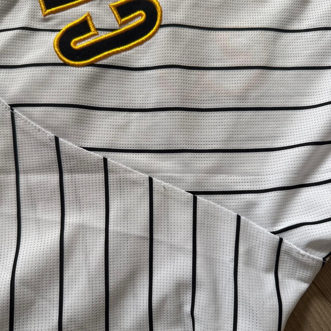 阪神タイガース　近本光司　ユニフォーム　Oサイズ