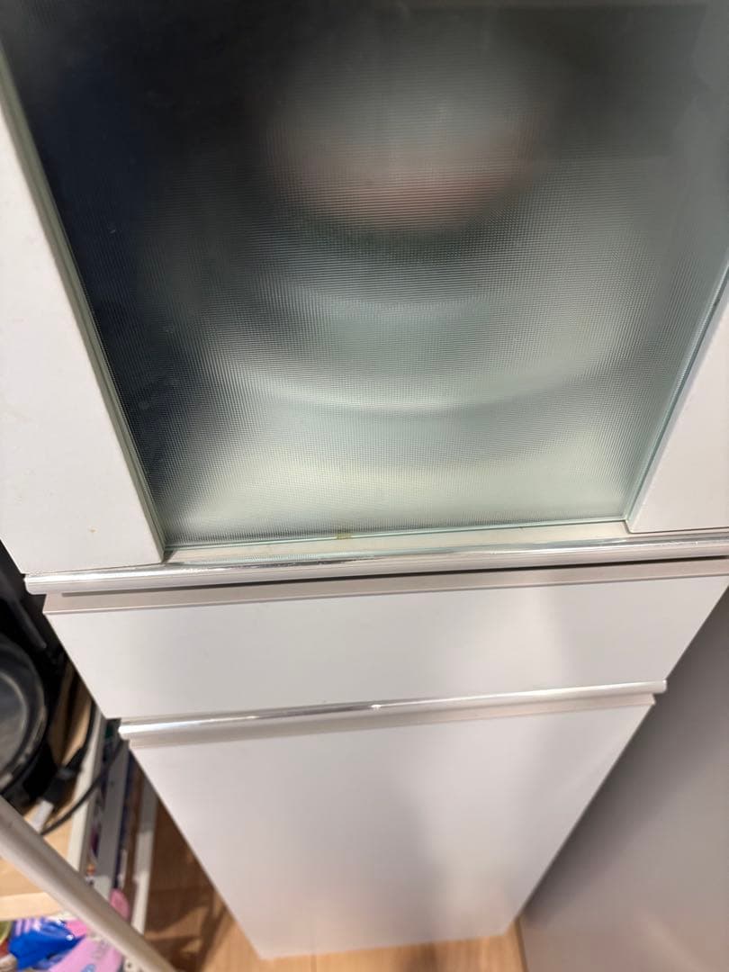 ホワイト食器棚 ガラス扉付き