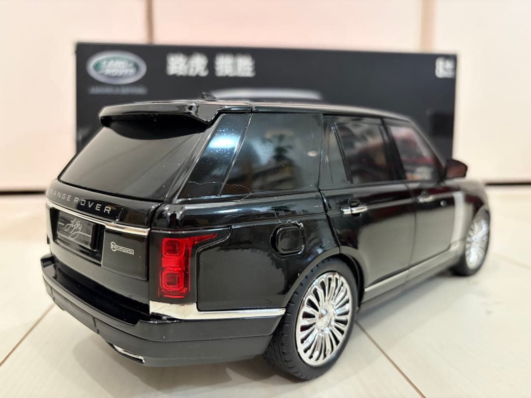 1/18 ランドローバー レンジローバー 50th限定車 オートバイオグラフィー