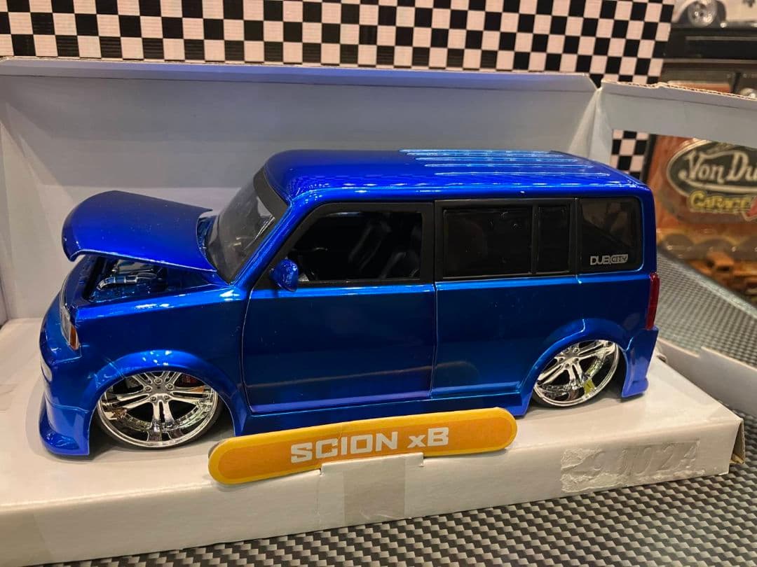 ミニカー jada DUB CITY SCION xB 1/24