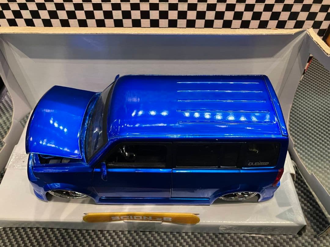 ミニカー jada DUB CITY SCION xB 1/24