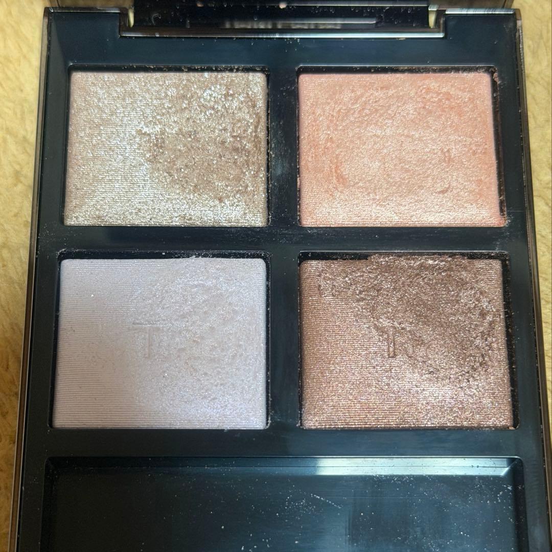TOM FORD アイカラー クォード 33 ローズプリズム