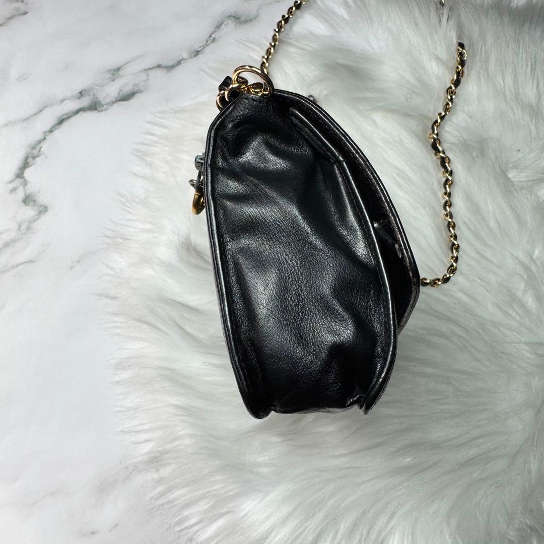 CHANEL シャネル　キャビアスキン　レザー　ブラック　チェーンウォレット