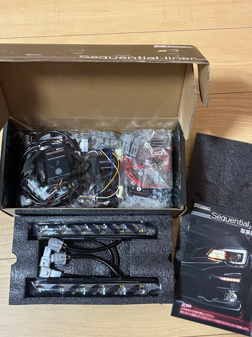ジ*ジ様 【新品】レヴォーグVM用シャイニングスピードシーケンシャルライナーV3