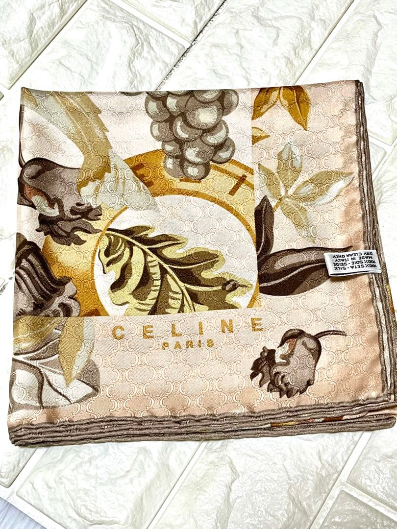 未使用CELINE セリーヌ シルク大判スカーフ