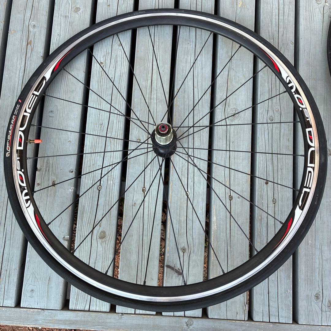 most Duel 完組ホイールセット 700C ブラック/レッド