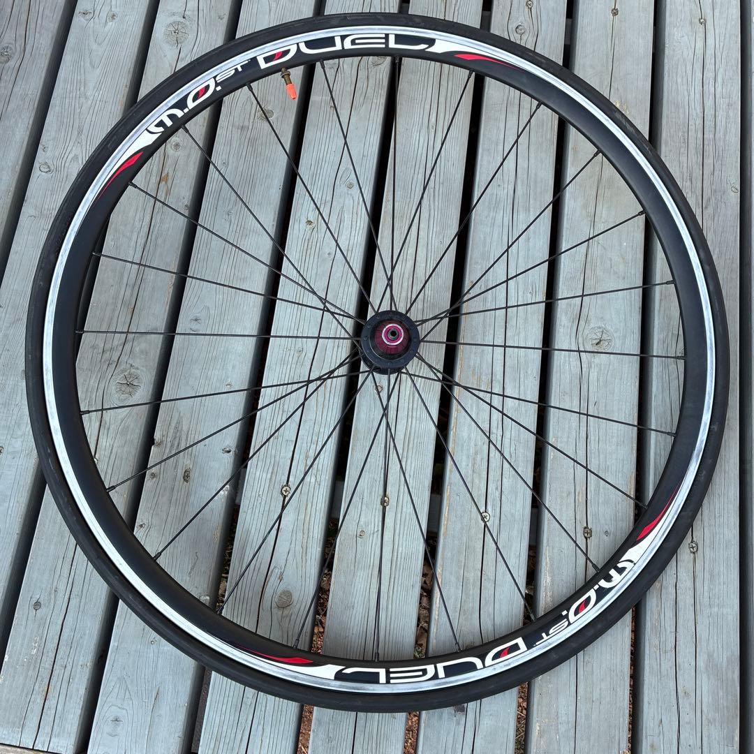 most Duel 完組ホイールセット 700C ブラック/レッド