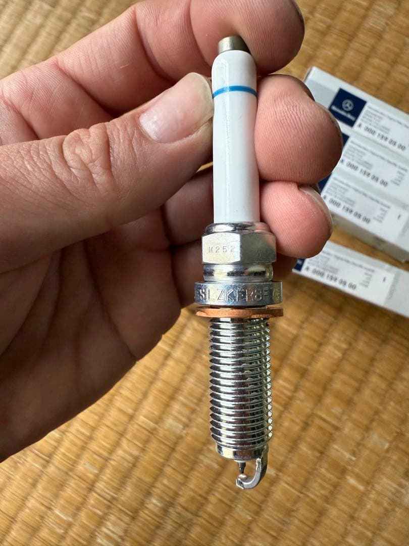 Mercedes-Benz スパークプラグ A0001590500 8個セット