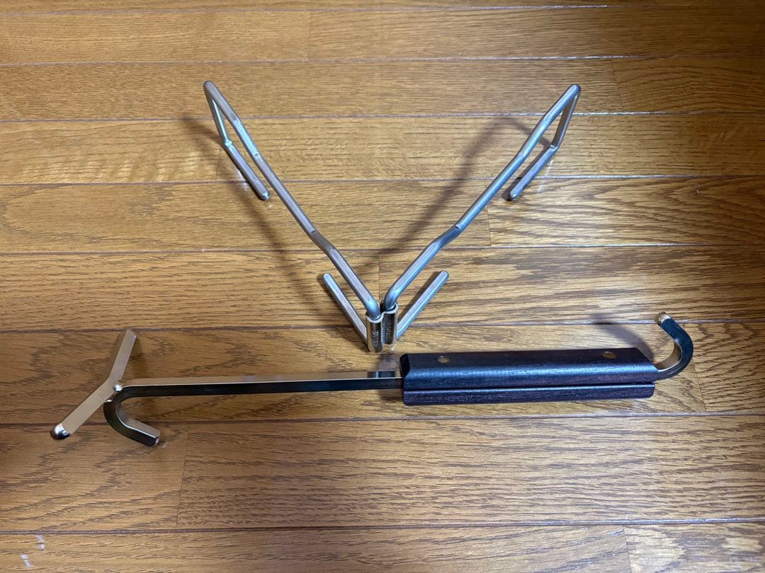 ユニフレーム　ダッチオーブンリフターとスタンド