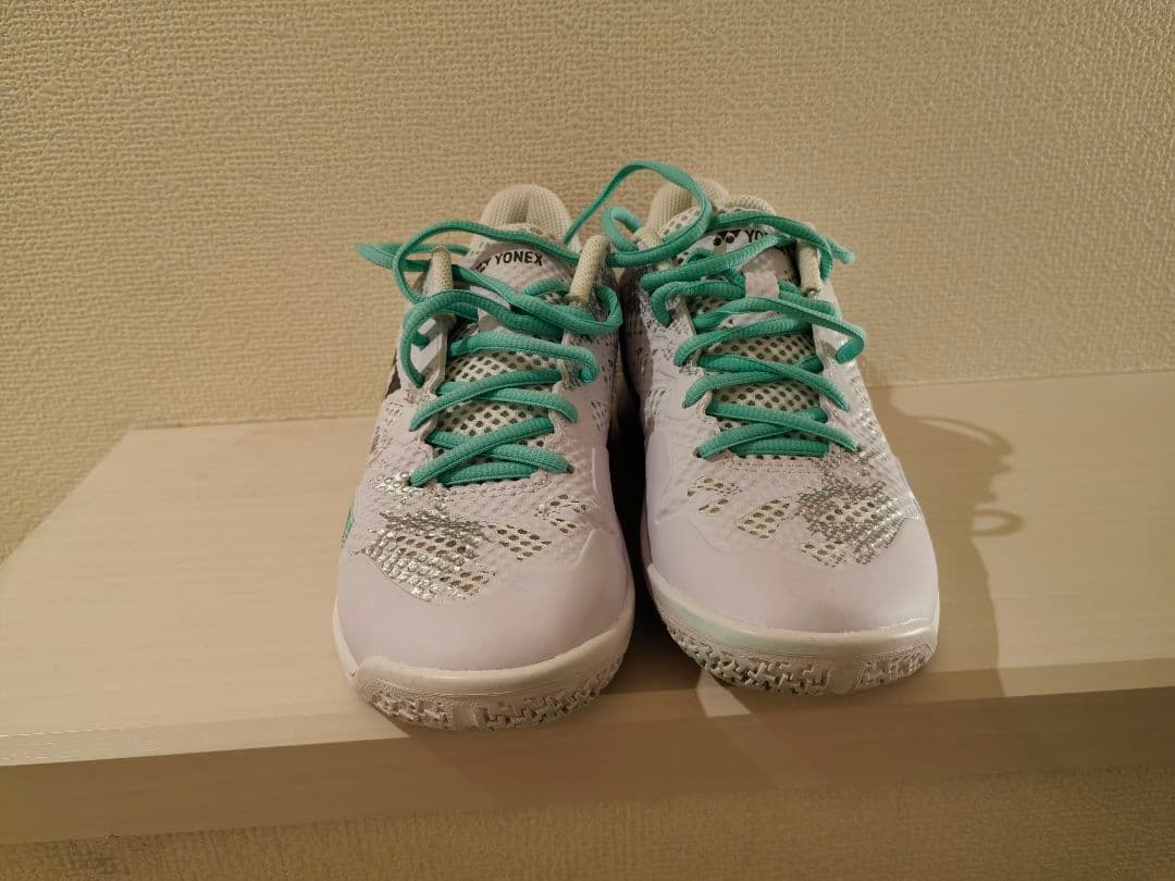 美品　YONEX パワークッションエクリプションZウィメン24CM