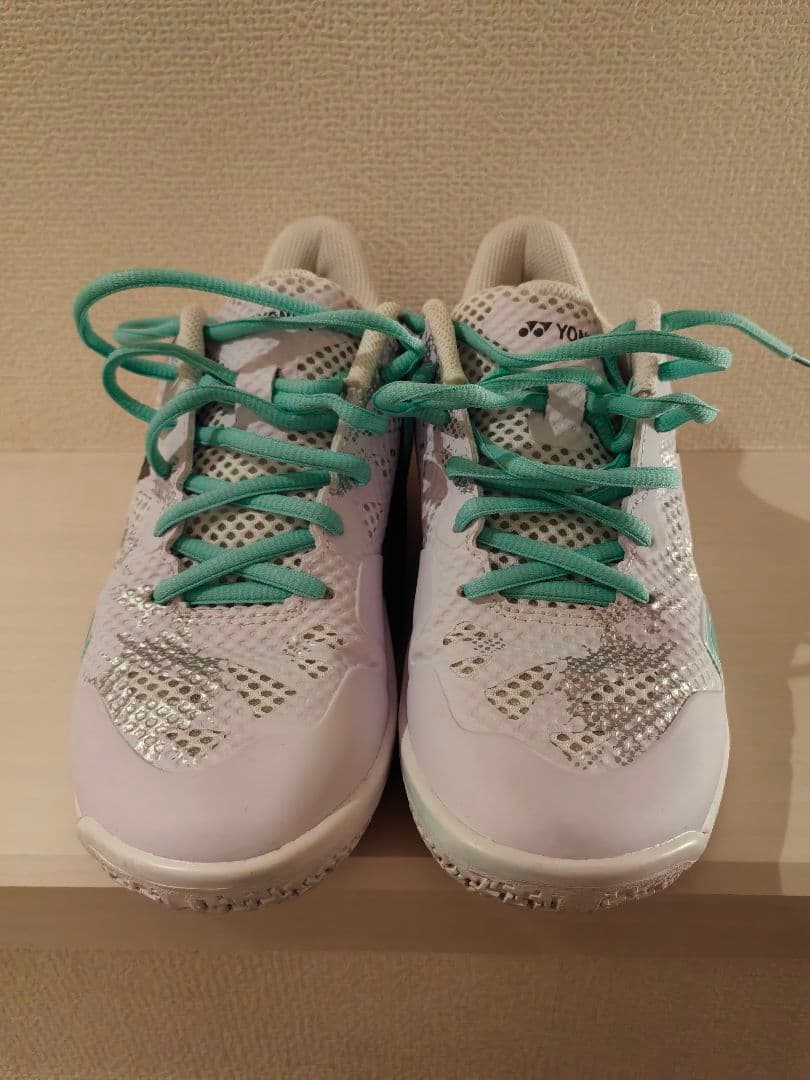 美品　YONEX パワークッションエクリプションZウィメン24CM