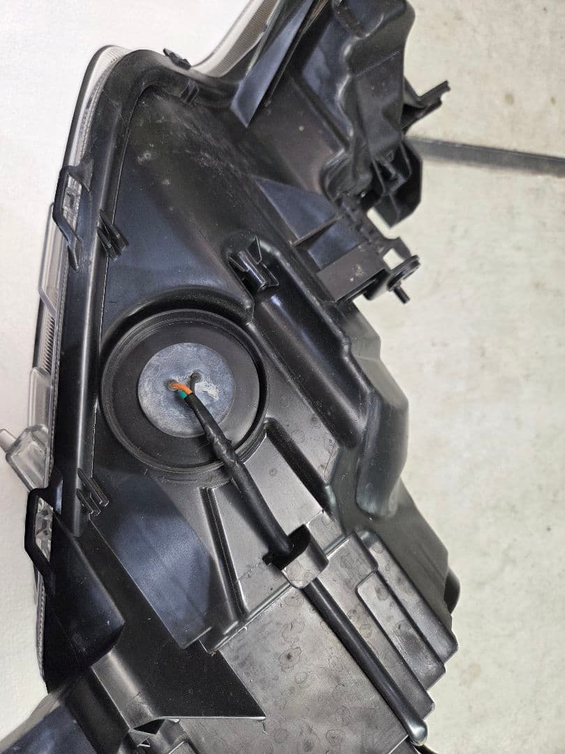 日産 E12 ノート 後期型 右側ヘッドランプユニット