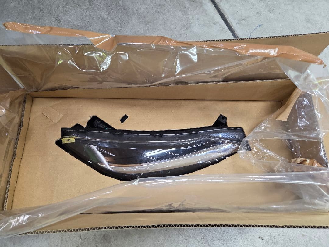 日産 E12 ノート 後期型 右側ヘッドランプユニット