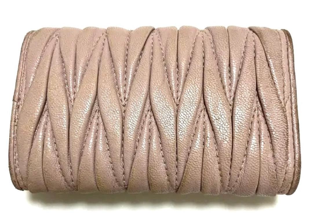 【miu miu】マテラッセ キーケース ピンクベージュ(箱付き)