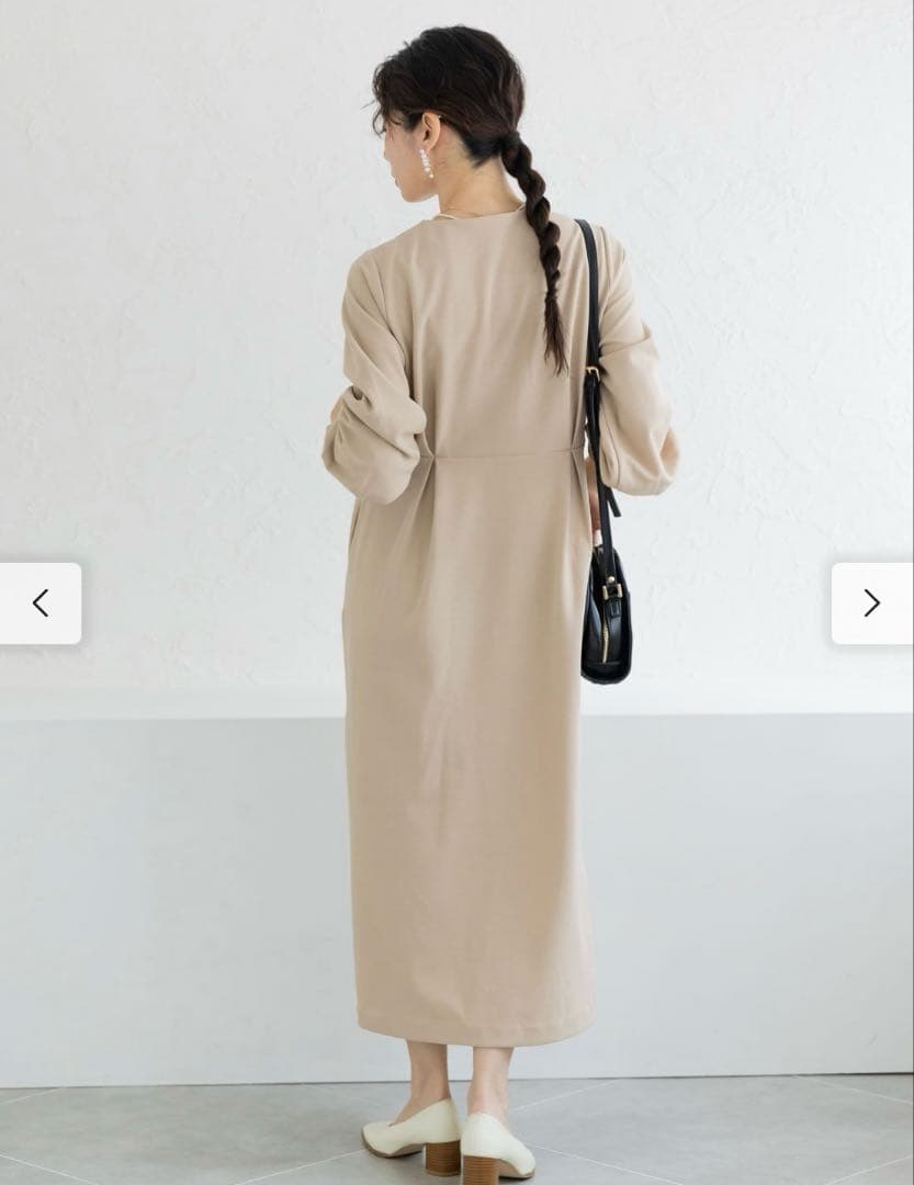 【美品】マタニティ・産後使える　授乳が簡単　上品キーネックのワンピース