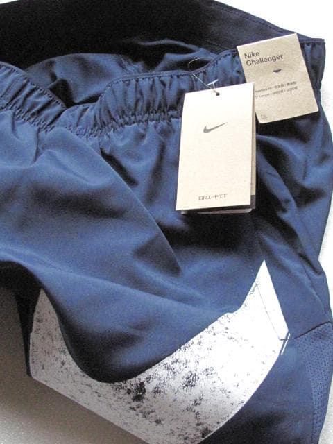 Nike Challenger XL ネイビーショーツ