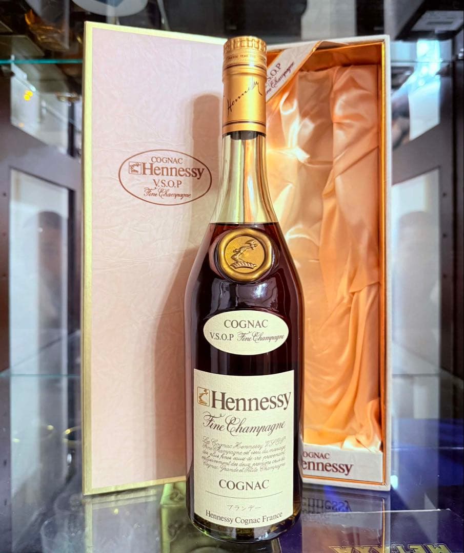 YSLHennessy VSOP コニャック 700ml 40%.