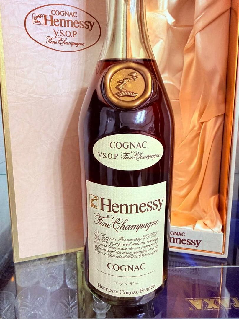 YSLHennessy VSOP コニャック 700ml 40%.