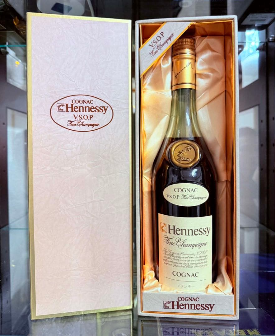 YSLHennessy VSOP コニャック 700ml 40%.