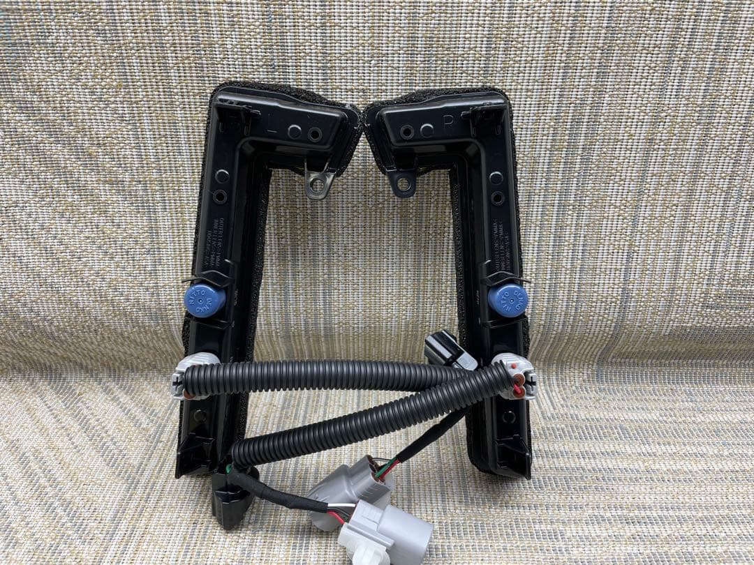 ダイハツ ムーヴ DBA-LA150S 左右側ディライト 812B0-B2070