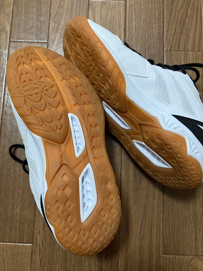 Mizuno サンダーブレードIII24.0白/黒 ひじ膝サポーター付き