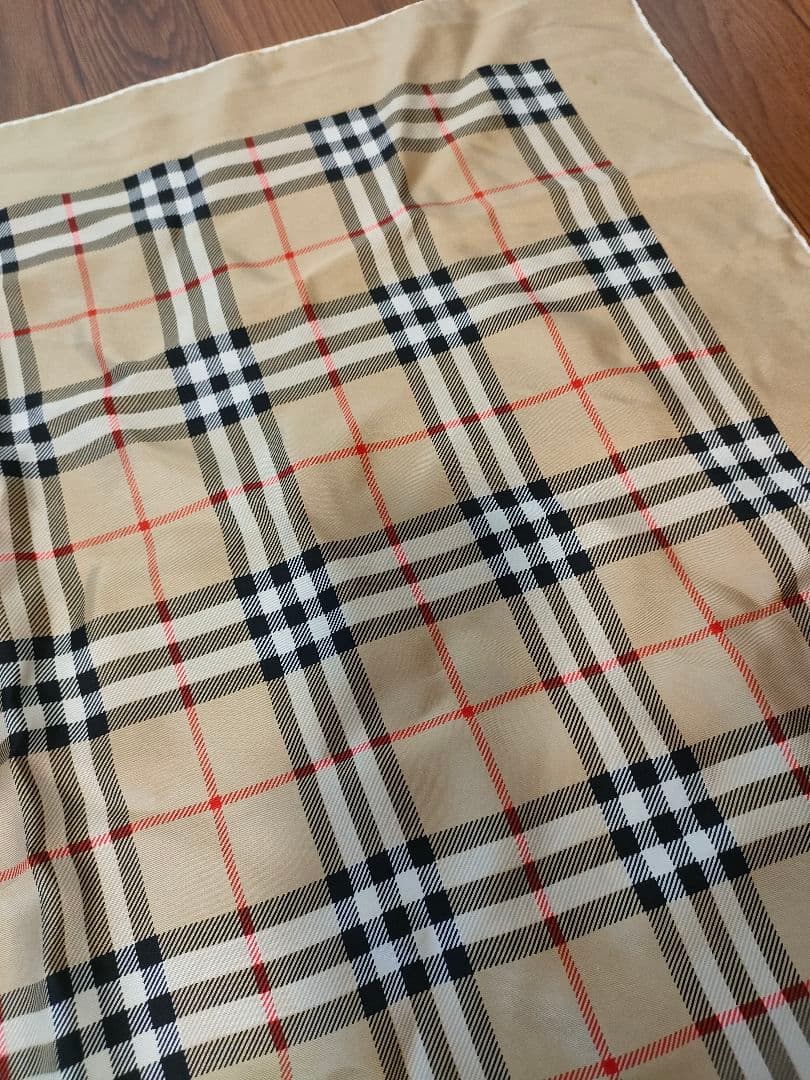 g22 B BURBERRY　バーバリー　スカーフ　シルク100