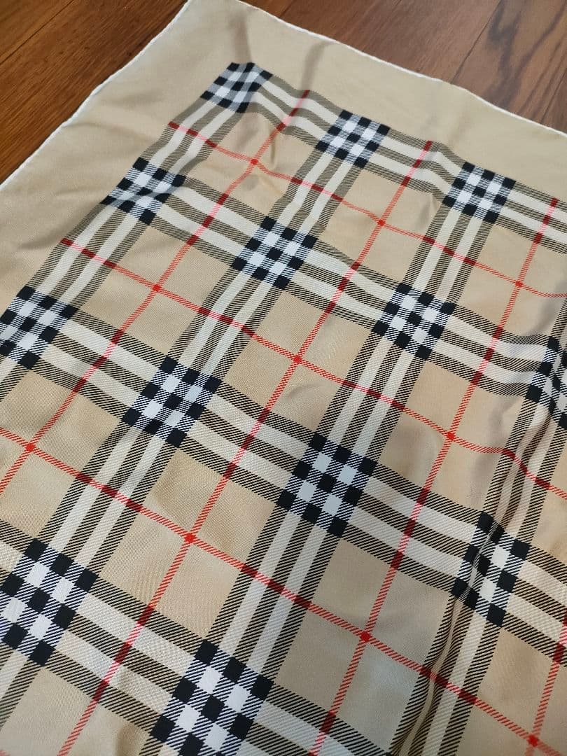 g22 B BURBERRY　バーバリー　スカーフ　シルク100