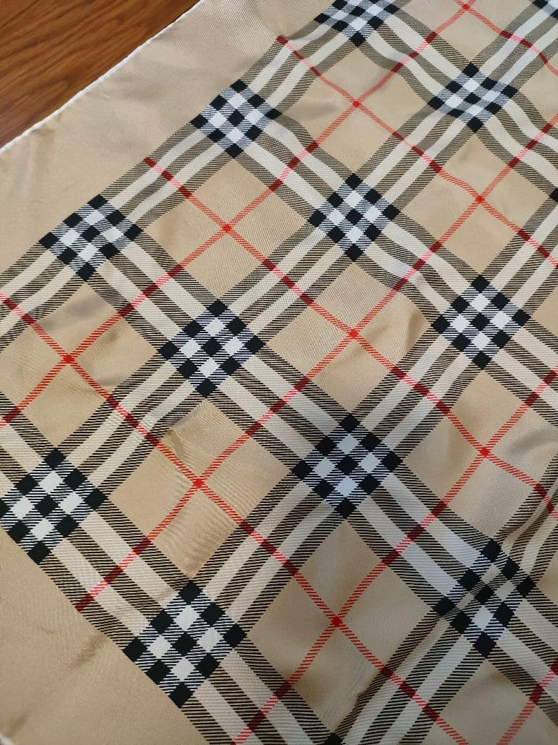 g22 B BURBERRY　バーバリー　スカーフ　シルク100